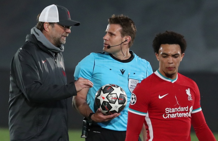 什么是“免佣百家乐”？解析“庄 6 点赢赔一半”对胜率的真实影响。（免佣百家乐是什么？详解“庄6点赢半赔”规则对胜率的真实影响）