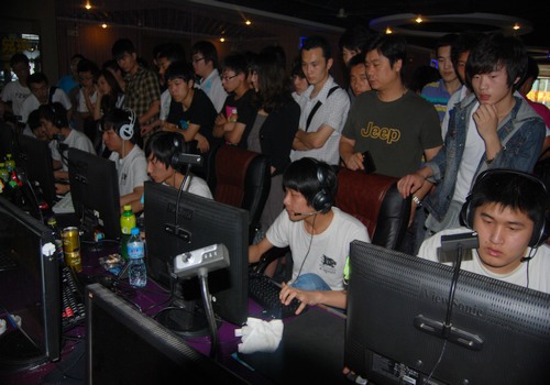 四连胜锁定B组第一！RNG晋级2023德玛西亚杯八强！