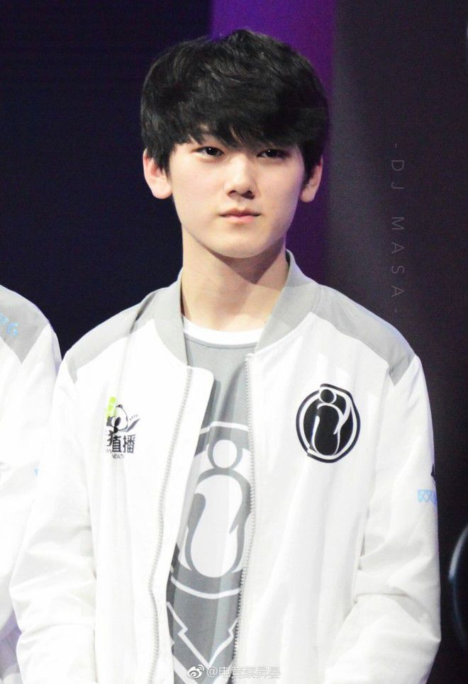 【战报】2021KPL春季赛常规赛第二轮W2D3，重庆QGhappy 3-0 西安WE