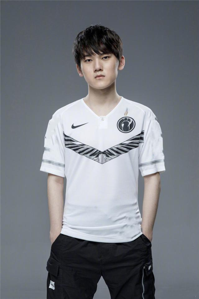 手牌范围（Range）初探：不要只盯着自己那两张牌。（手牌范围入门：别只盯着手里的两张牌）